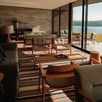 espaço interno para receber pessoas no resort clara ibiuna