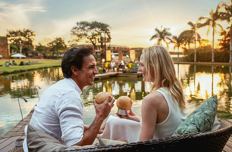 casal se curtindo e aproveitando um fim de semana no clara dourado, para saírem da rotina e da correria diária