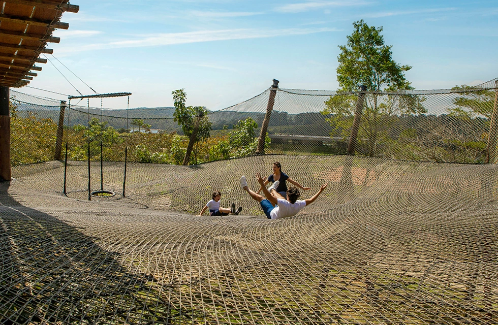 momento família ao ar livre no clara resort