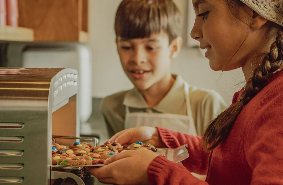 crianças brincando de cozinhar