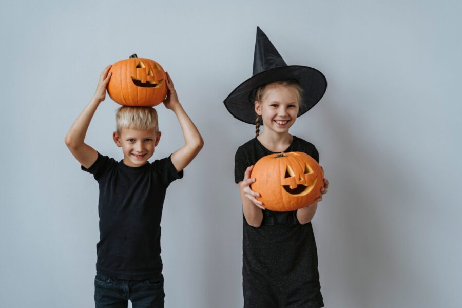 Descubra onde passar o Halloween com crianças perto de São Paulo, com monitoria, festas temáticas, piscinas, aventura, gastronomia e lazer para toda a família.